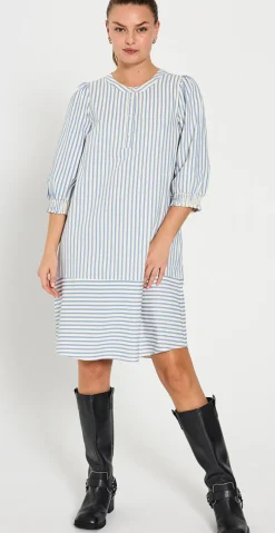 Aby kjole med striber blå w. off-white