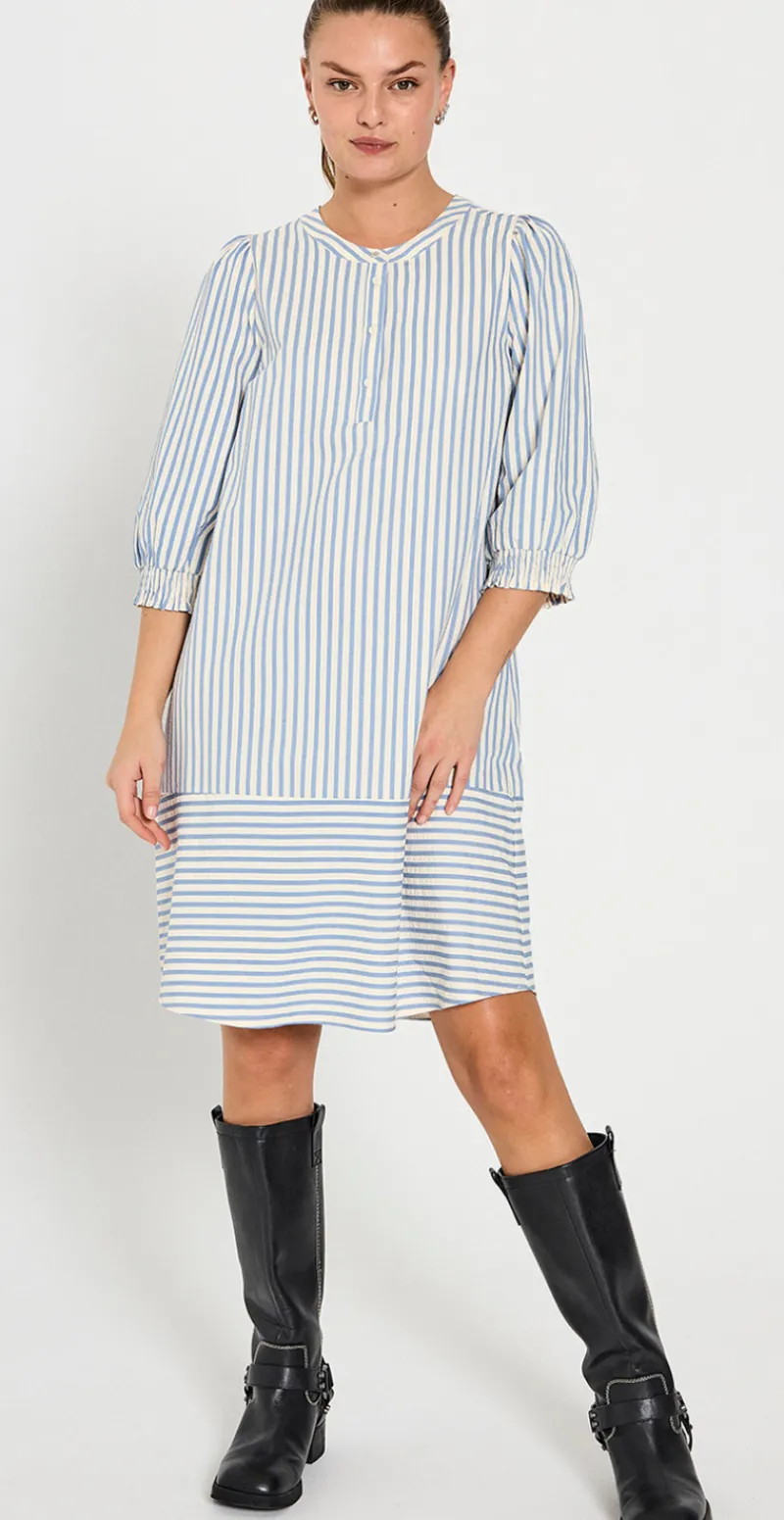 Aby kjole med striber blå w. off-white