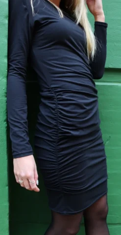 Alma dress black