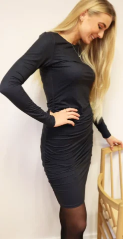 Alma dress black