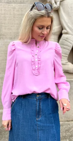 April bluse med flæse lilac sachet