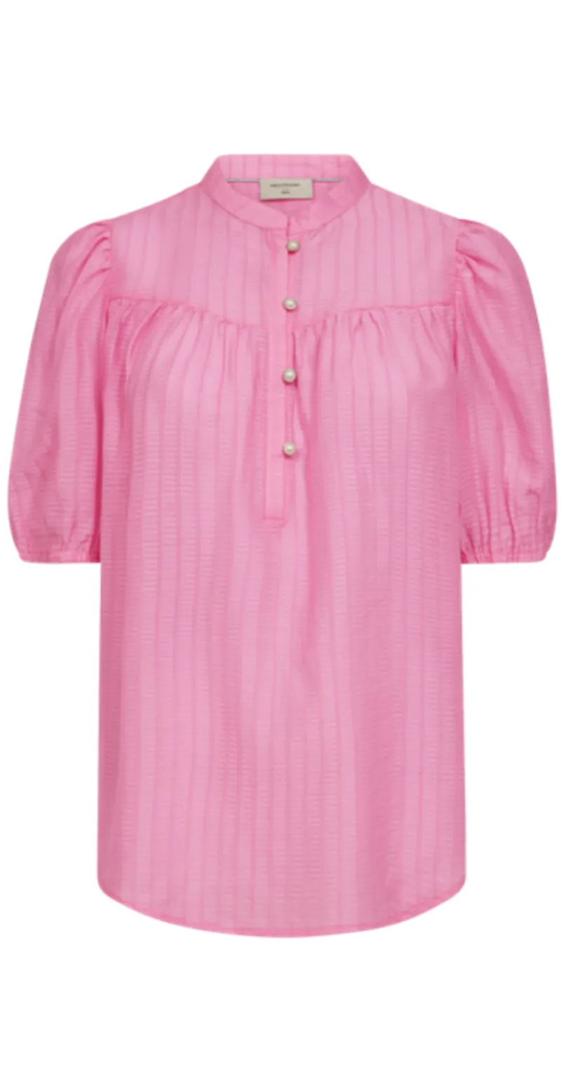 Bella bluse med knapdetaljer fuchsia pink
