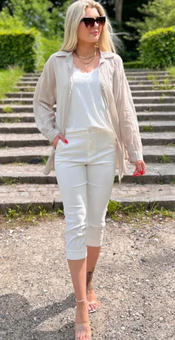 Bernadotte skjorte med perlemors knapper beige LikeLondon