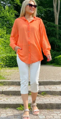 Bernadotte skjorte med perlemors knapper orange LikeLondon