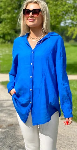 Bernadotte skjorte med perlemors knapper royal blue LikeLondon
