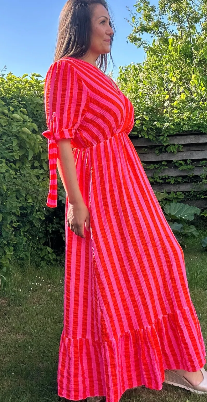 Camilla kjole med striber og bindebånd ved ærmerne orange LikeLondon By Christina