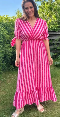 Camilla kjole med striber og bindebånd ved ærmerne pink LikeLondon By Christina