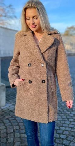 Cassie teddy-jakke camel