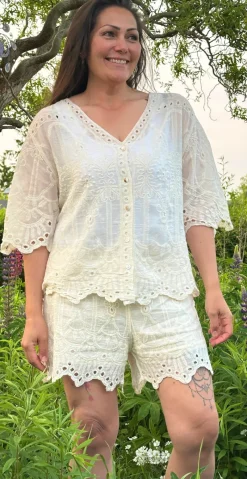 Cayenne shorts sæt med blonder beige LikeLondon by Christina