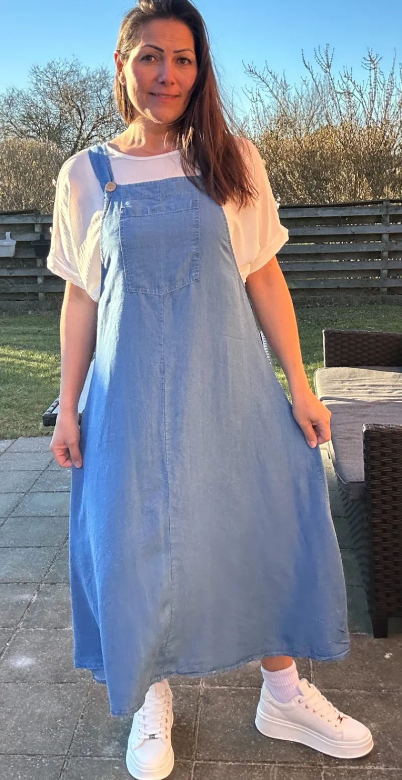 Cecilie kjole regulerbar strop og lomme medium jeans LikeLondon By Christina
