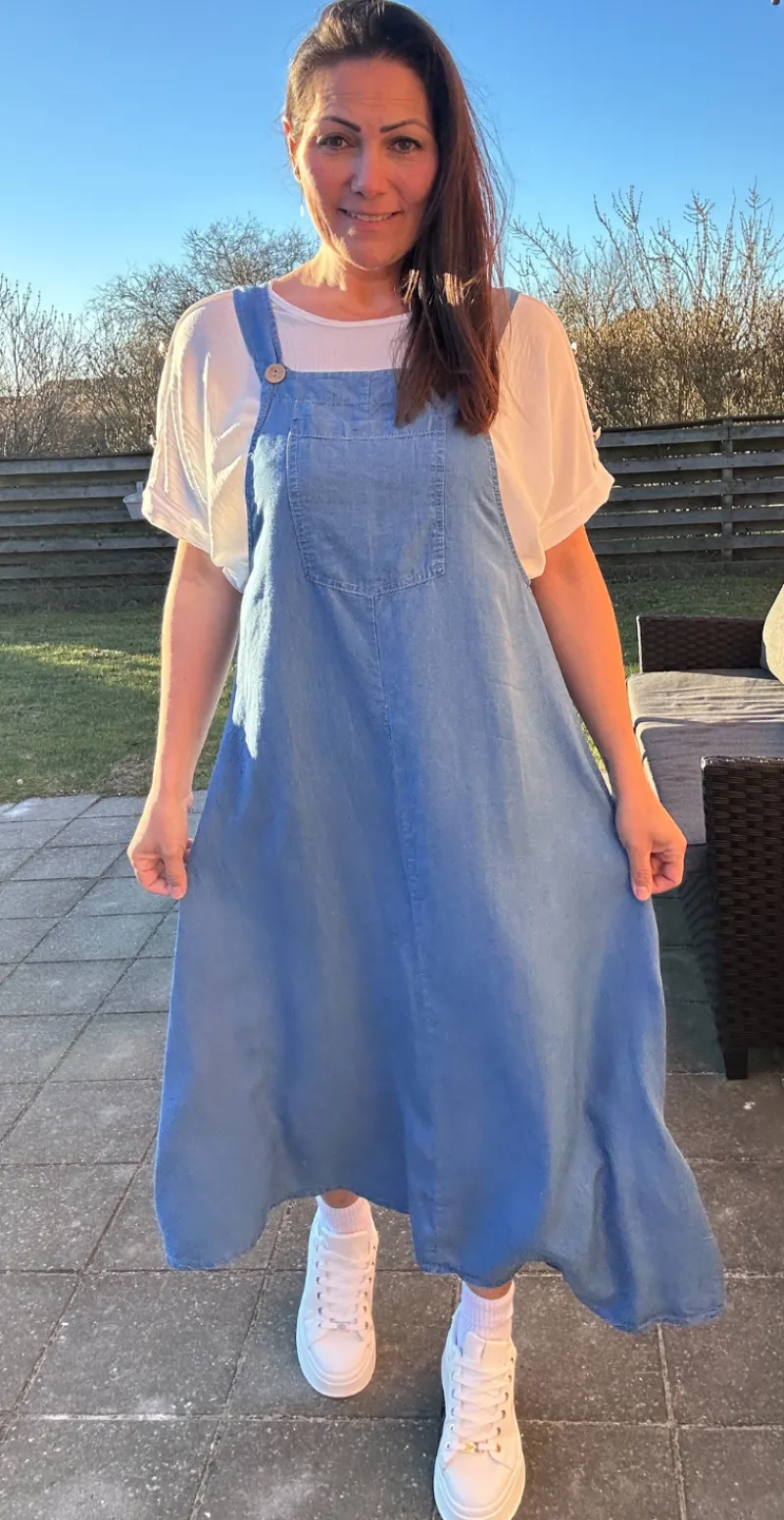 Cecilie kjole regulerbar strop og lomme medium jeans LikeLondon By Christina