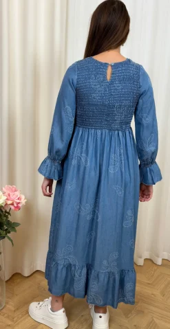 Chiara kjole med paisley og smock medium denim LikeLondon