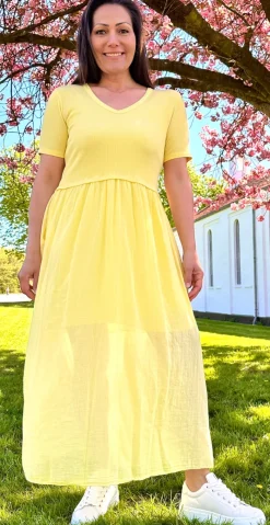 Christiane kjole med V-udskæring og overdel i rib gul LikeLondon by Christina