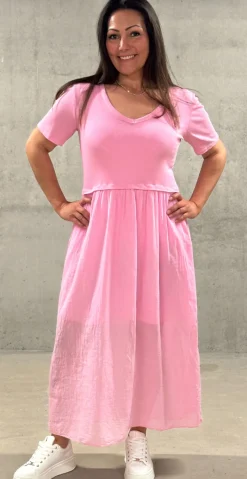 Christiane kjole med V-udskæring og overdel i rib pink LikeLondon by Christina
