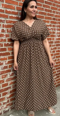 Cornelia kjole med prikker og smock brun LikeLondon by Christina
