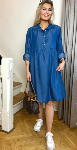 Elvira denimkjole med knap-detaljer medium jeans tencel LikeLondon