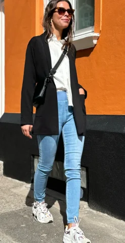 Emily Blazer sort