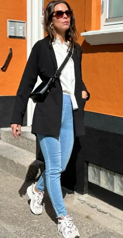 Emily Blazer sort