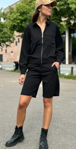 Emily shorts med bæltestropper og lommer sort