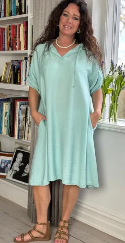 Eunice kjole med hætte og snøre mint LikeLondon