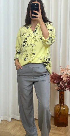 Fernanda skjortebluse med blomsterprint gul LikeLondon