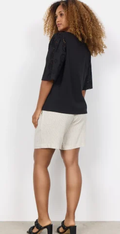 Fleur bluse med broderi anglaise på ærmerne sort