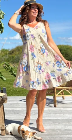 Forudbestil uge 24 Zofja kjole med blomsterprint og let v-hals beige LikeLondon