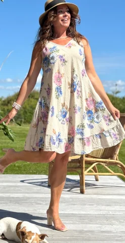 Forudbestil uge 24 Zofja kjole med blomsterprint og let v-hals beige LikeLondon