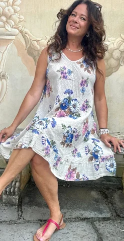 Forudbestil uge 24 Zofja kjole med blomsterprint og let v-hals beige LikeLondon