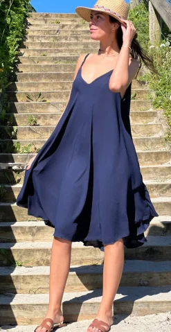 Gabi stropkjole med vidde navy LikeLondon