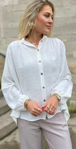 Gigi bluse med guldknapper hvid LikeLondon