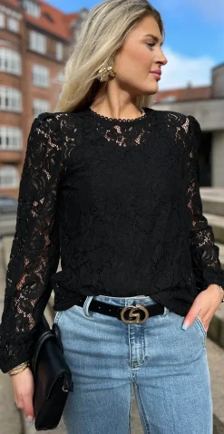 Gilace blonde bluse sort