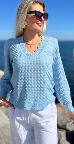 Gina pullover med hulmønster chambray blue