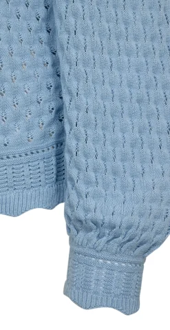 Gina pullover med hulmønster chambray blue