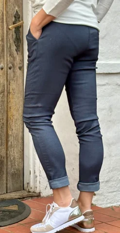 Ginny buks med lynlås og overskæring ved knæet dark jeans LikeLondon