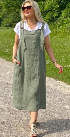 Hilda spencer kjole i hør med træknapper og lommer khaki LikeLondon