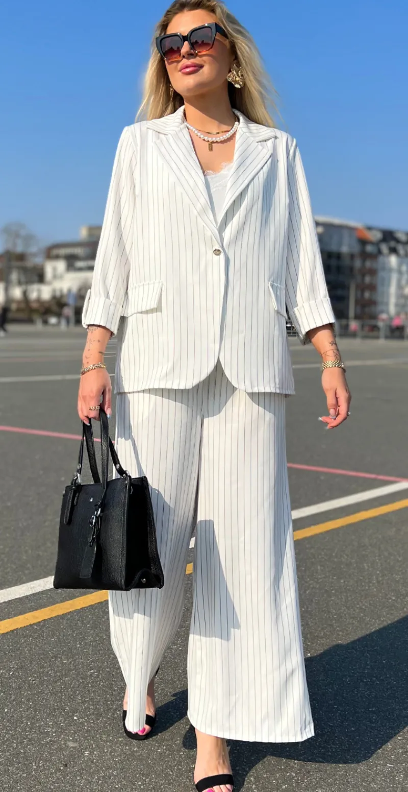 Imogen blazersæt med nålestrib hvid LikeLondon