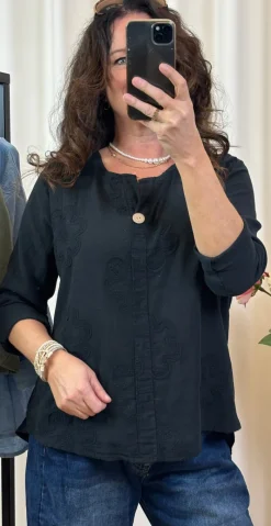 Isabell bluse med broderede blomster sort LikeLondon
