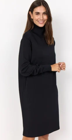 Isabella kjole med høj ribbet hals sort