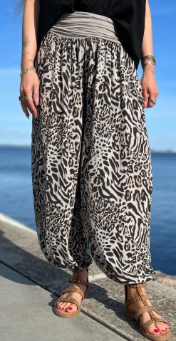 Jill buks med elastik ved talje og fod leopard fango LikeLondon