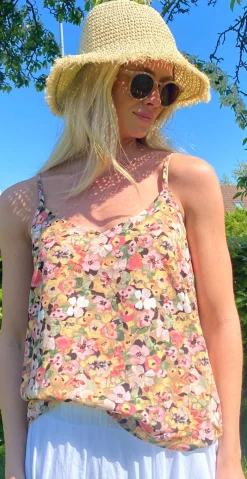 Joella stroptop coral blush flower