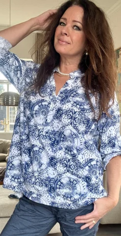 Judy skjortebluse med cirkelmønster hvid LikeLondon