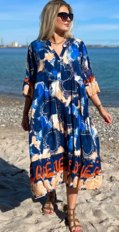 Kammy kjole med tie dye navy LikeLondon