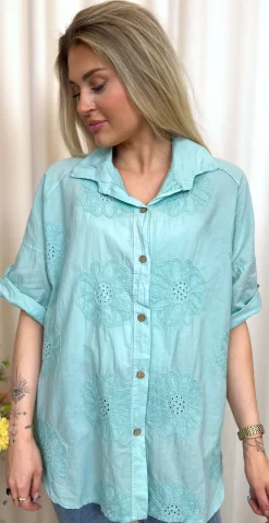 Katharina skjorte med blomsterbroderi mint LikeLondon