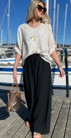 Katinka bluse med v-hals og blomstermotiv beige LikeLondon