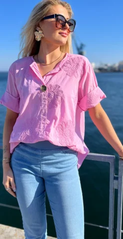 Kaylee bluse med blomsterbroderi pink LikeLondon