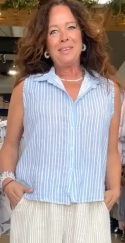 Kelsie bluse med striber, knapper og krave blå LikeLondon