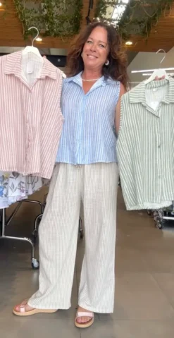 Kelsie bluse med striber, knapper og krave blå LikeLondon
