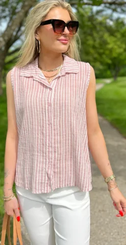 Kelsie bluse med striber, knapper og krave rosa LikeLondon
