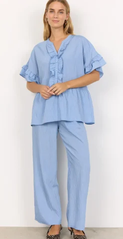 Laica bluse med flæsedetalje og striber blå